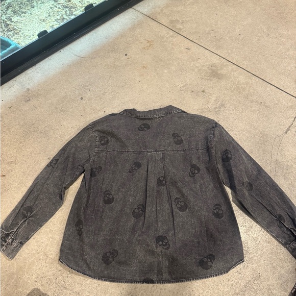 Women’s Skull Print Gray Denim button up - Picture 4 of 4